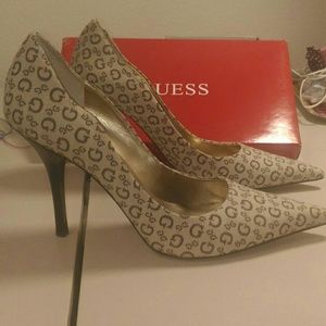 guess logo heels